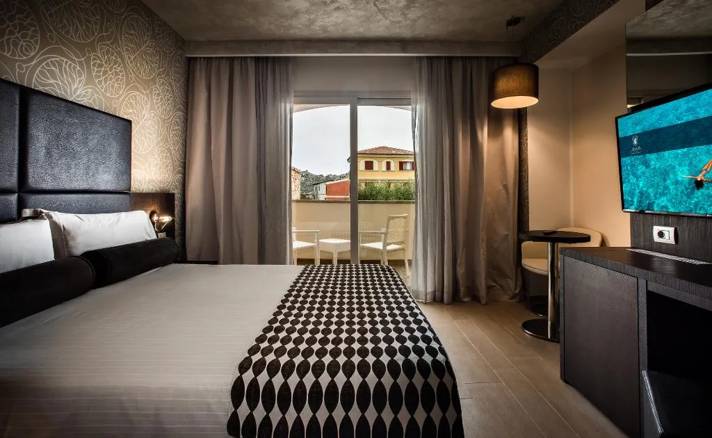 DOUBLE CLASSIC WITH BALCONY Room, Hotiday La Maddalena, Olbia