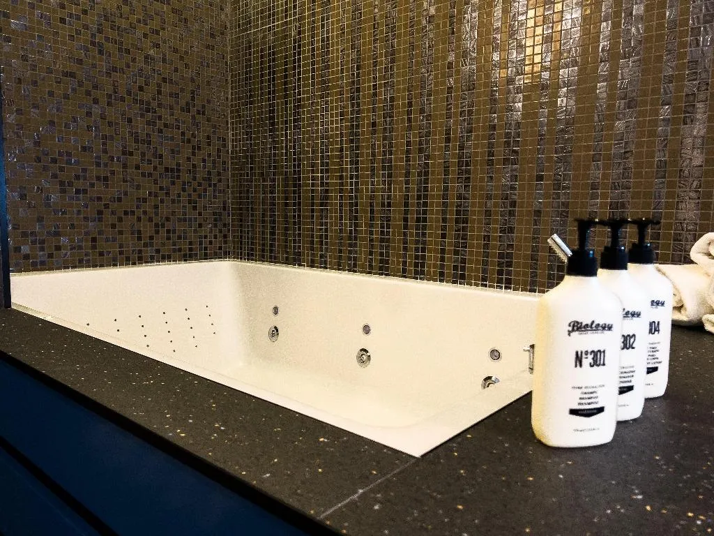 SUITE WITH VIEWS Room, Hotel Indigo Madrid - Gran Via, Madrid