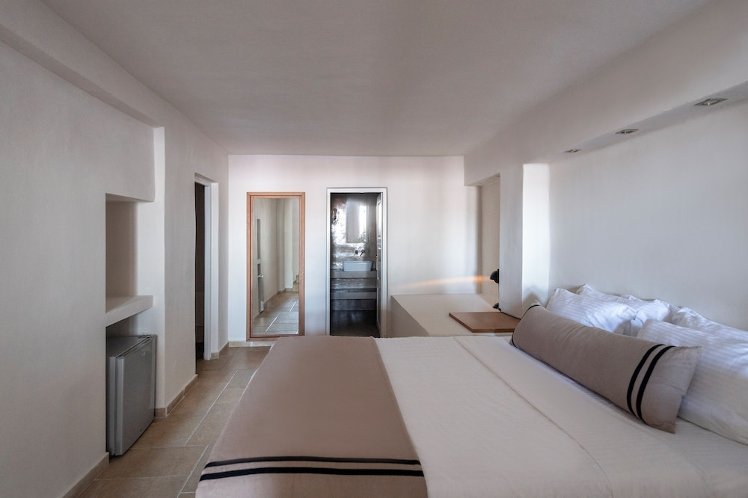 La Maltese Estate, Santorini