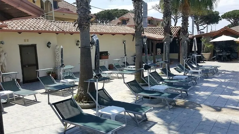 Pool, Orchidea, Naples