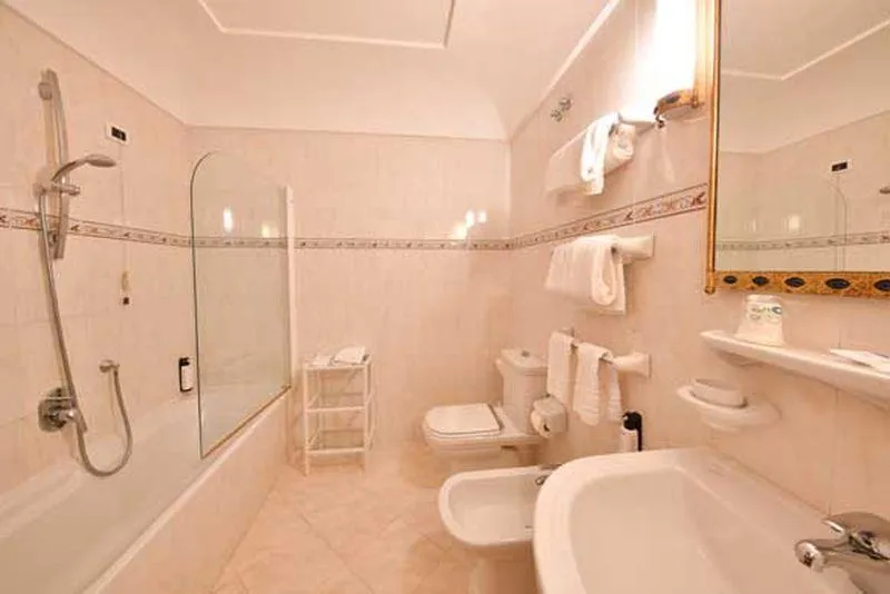 Room, Grand Hotel Terme Di Augusto, Naples