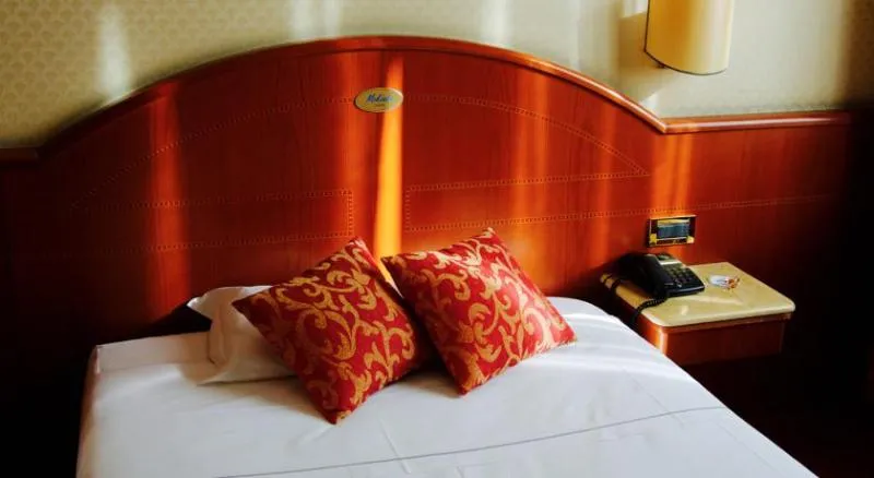 Room, Montebianco - Mokinba Hotels, Milan