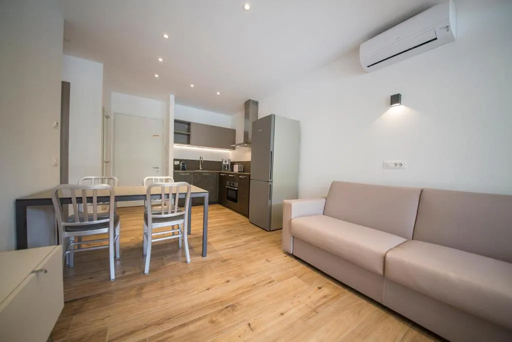APARTMENT TWO BEDROOMS Room, Riva Lake Lodge, Milan
