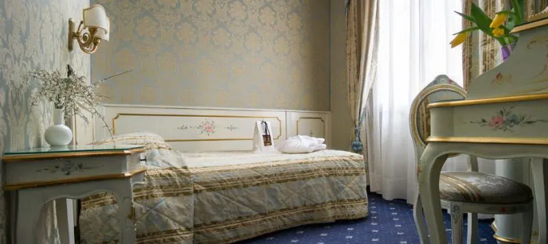 SINGLE CLASSIC Room, Carlton on the Grand Canal, Venice