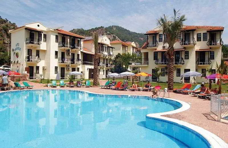 Pool, Mavi Belce, Dalaman