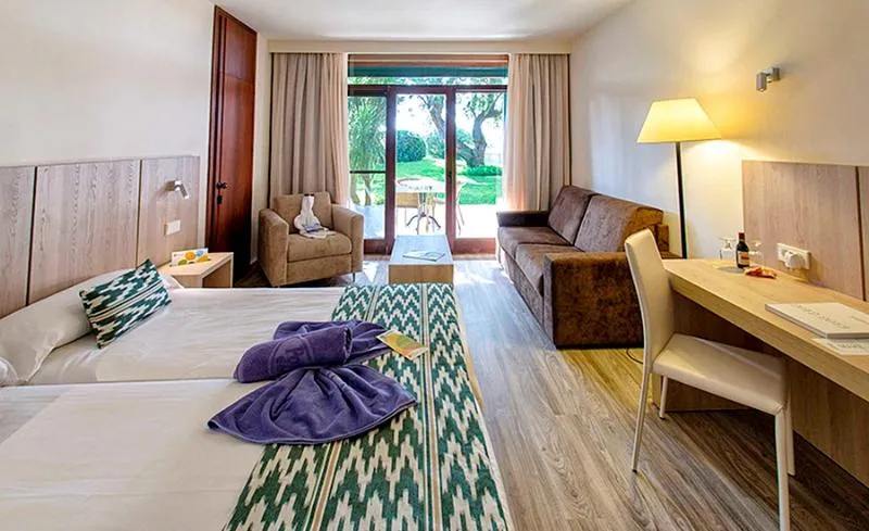 Room, PortBlue Club Pollentia Resort & Spa, Majorca