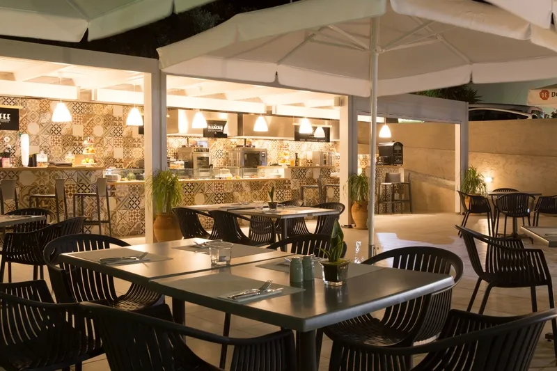 Restaurant, Sundance Apartments & Suites, Crete