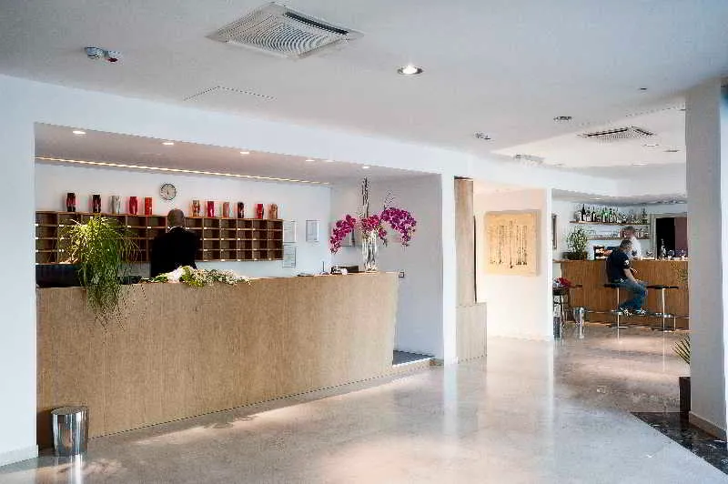 Lobby, Delle Fiere, Milan