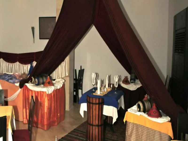 Bar, La Couronne, Tunisia
