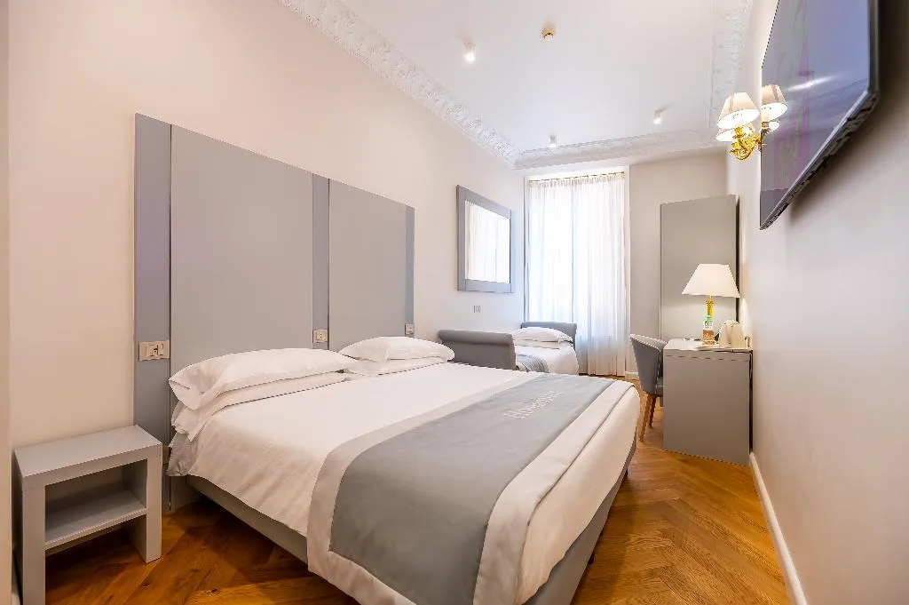 TRIPLE STANDARD Room, Hosianum Palace, Rome