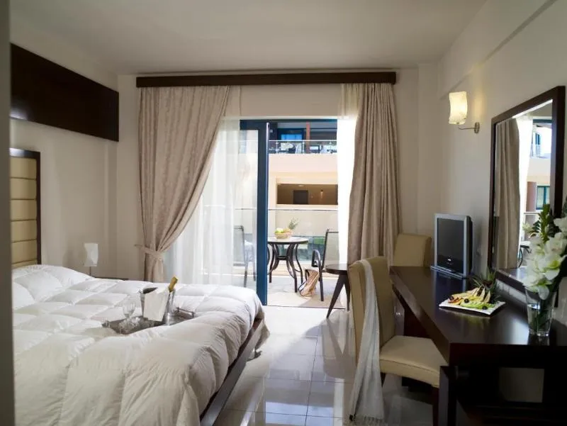 Double or Twin SEA VIEW WITH PRIVATE POOL Room, Galini Sea View, Crete