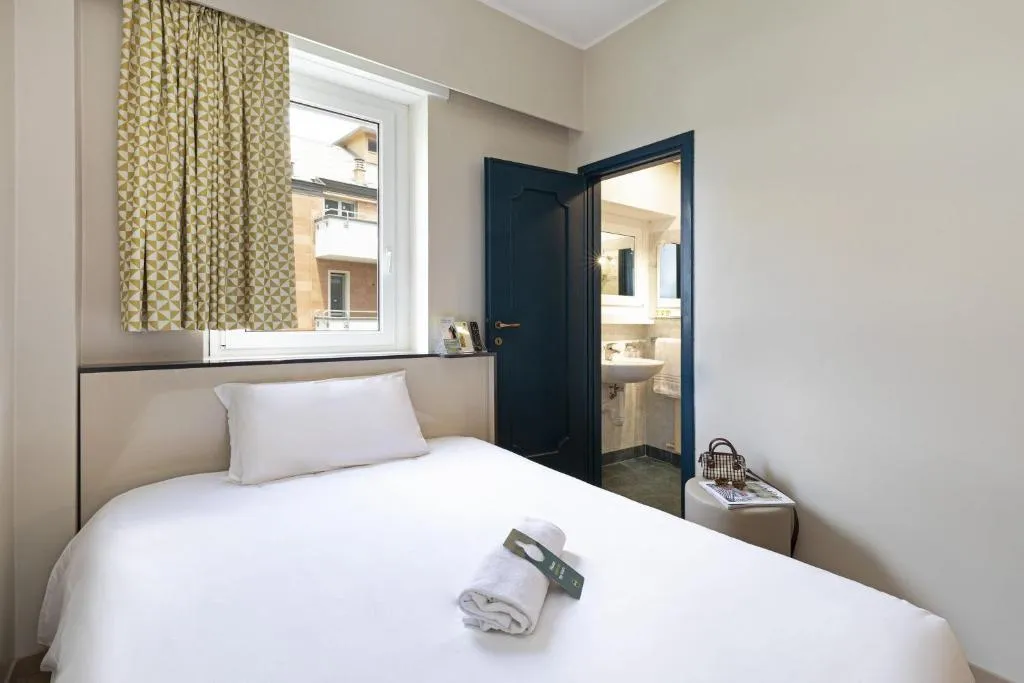 SINGLE STANDARD Room, B&B Hotel Como City Center, Milan