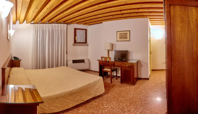 Room, Riviera dei Dogi, Venice