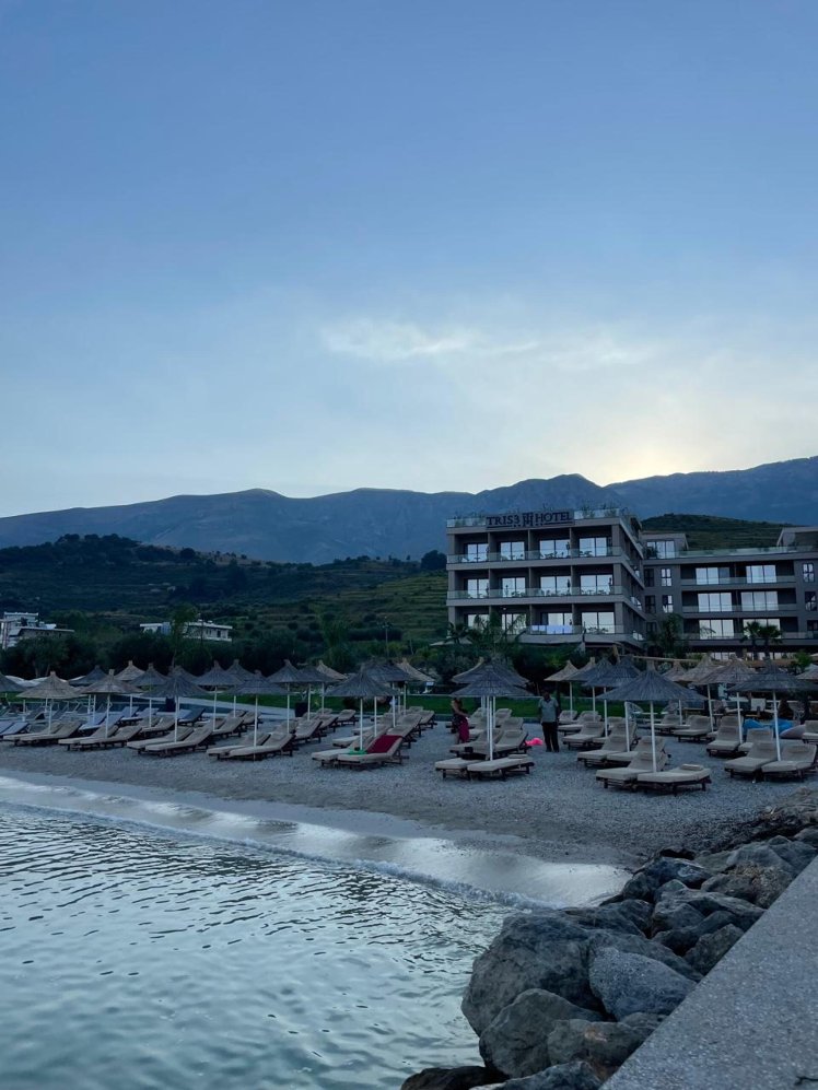 Tris3 Hotel, Kavaje