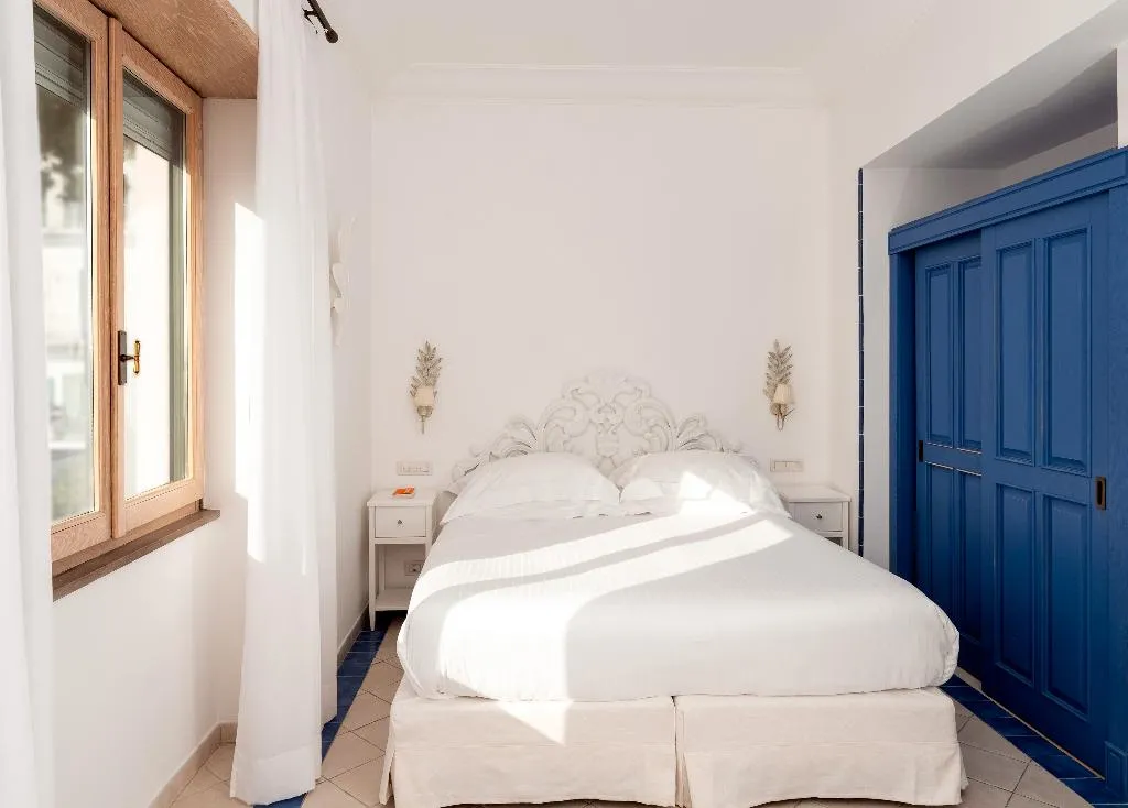 SUITE SEA VIEW CAPACITY 4 Room, Casa Mariantonia, Naples