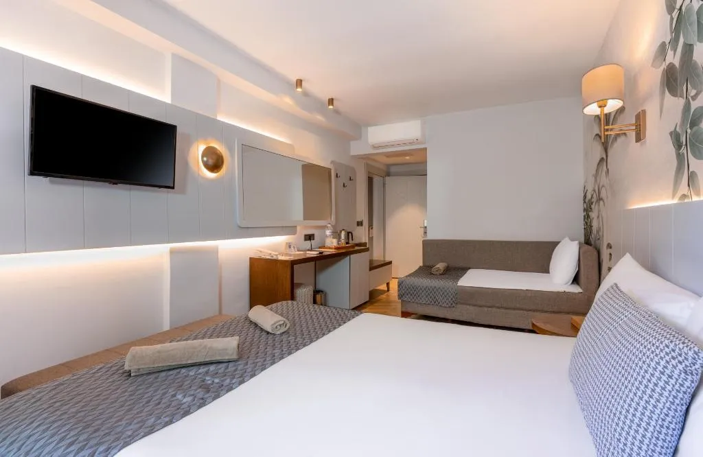 Room, Crystal Flora Pearl Collection, Antalya