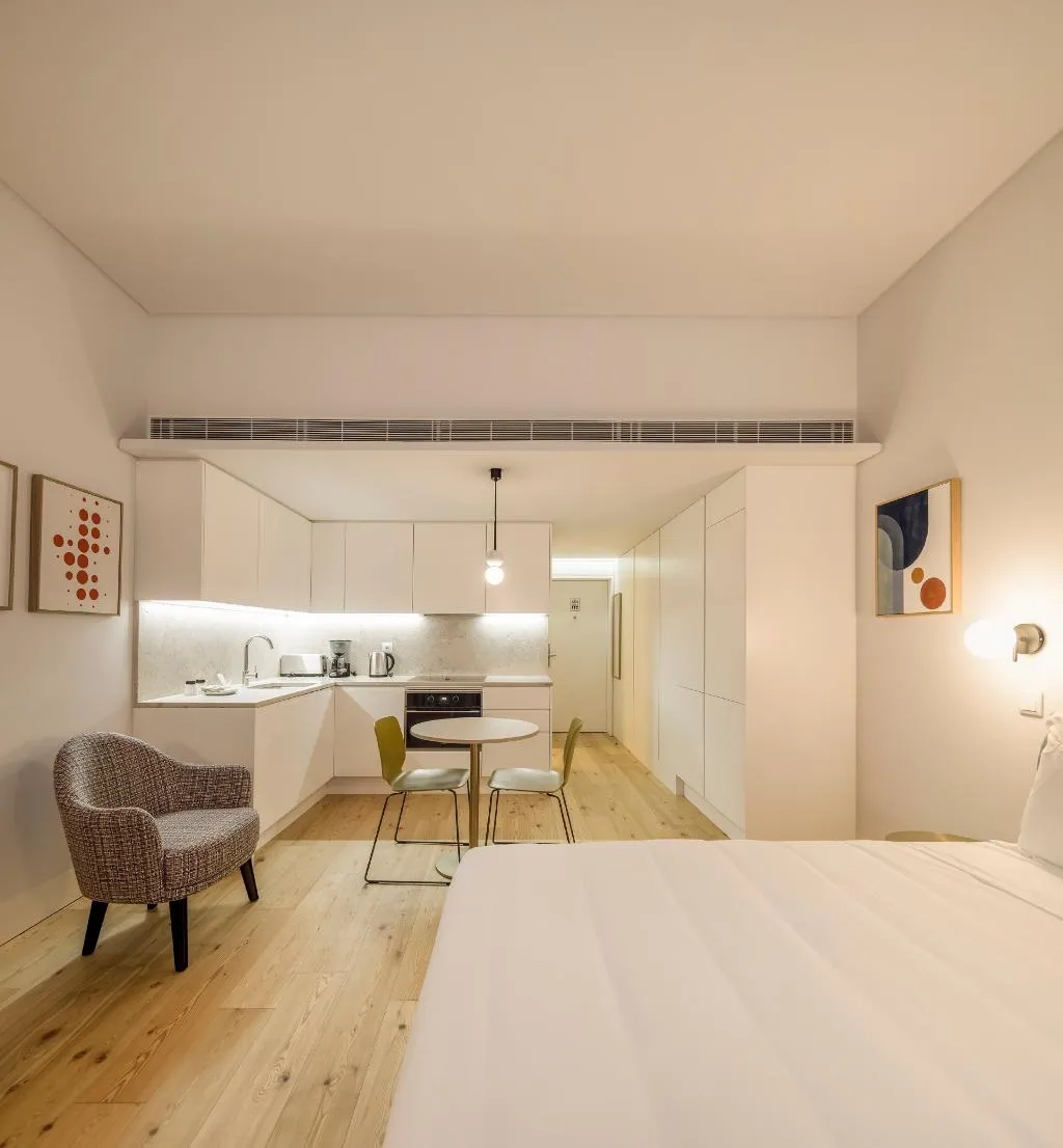STUDIO STANDARD Room, Lisbon Serviced Apartments - Mouraria, Lisbon