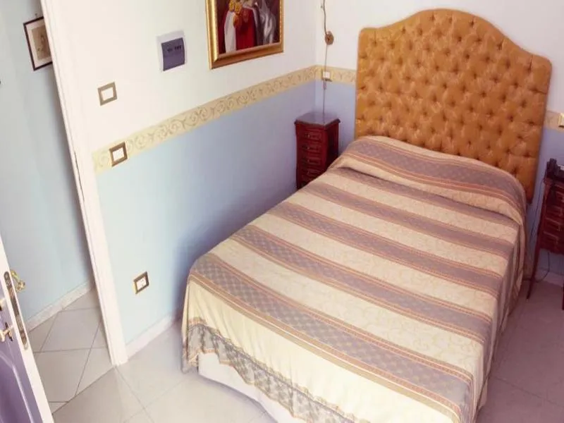 Room, B&B Art Suite Santa Brigida, Naples