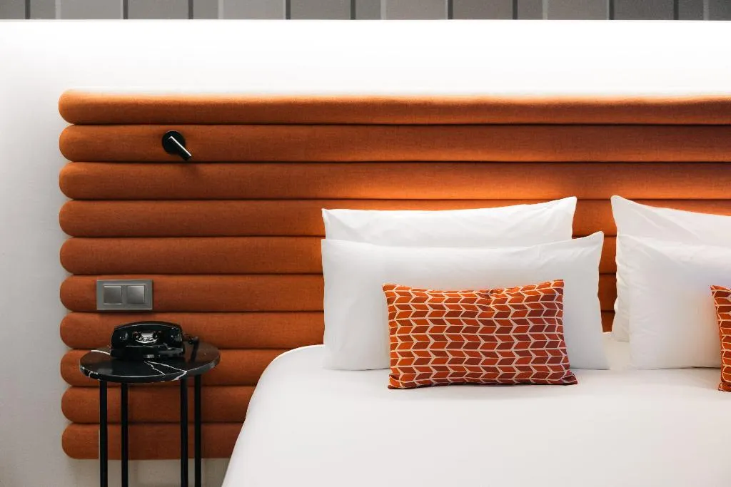 DOUBLE QUEEN SIZE BED Room, Hotel Indigo Barcelona Plaza Espana, Barcelona