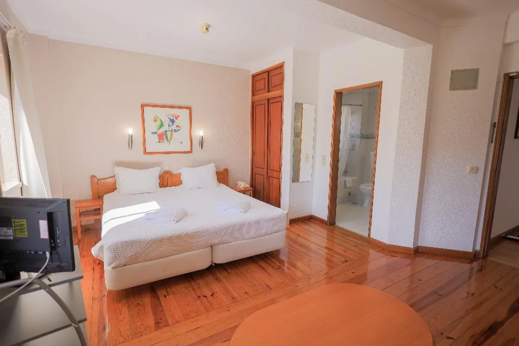FAMILY ROOM ECONOMY Room, Portimao Center Hotel by Umbral, Algarve