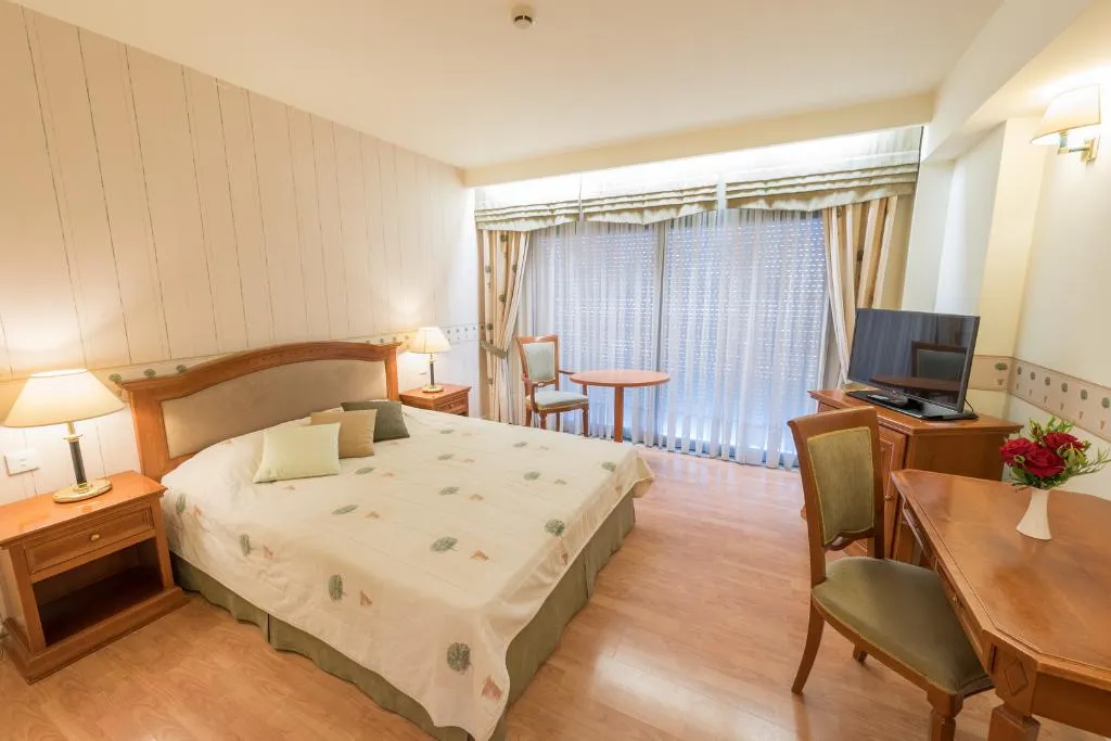 SINGLE STANDARD Room, Poseidon Palace, Athens