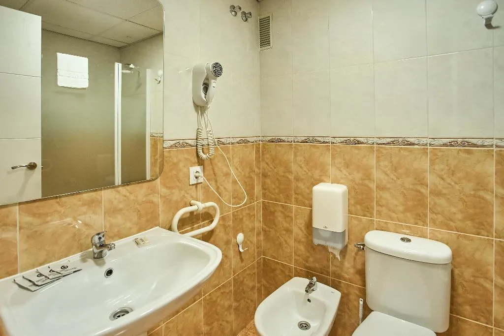 TRIPLE STANDARD Room, Resitur, Seville