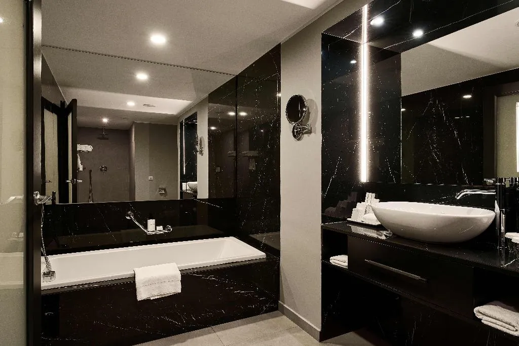 JUNIOR SUITE CLUB CITY VIEW Room, InterContinental Malta, Malta
