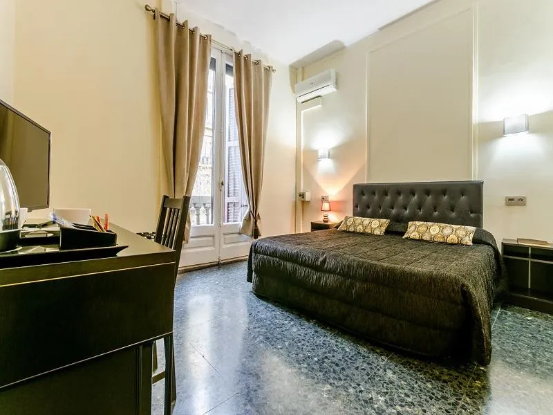Double or Twin SUPERIOR Room, Victoria Palace, Barcelona