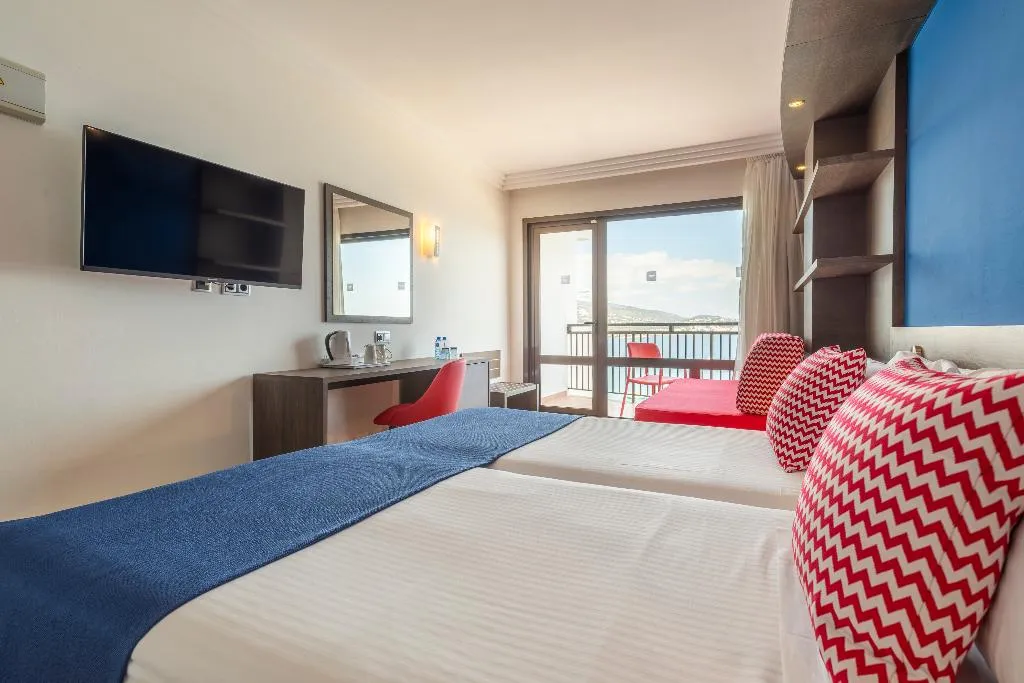 TRIPLE SUPERIOR SIDE SEA VIEW Room, Leonardo Royal Hotel Mallorca, Majorca