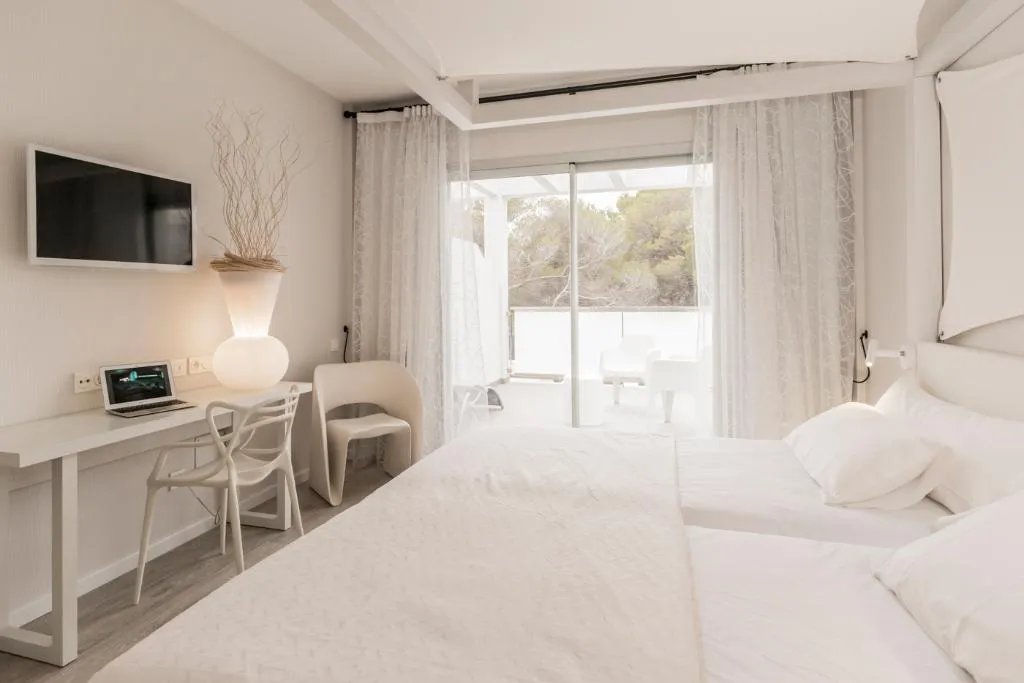 Double or Twin STANDARD Room, Blanco Hotel Formentera, Ibiza