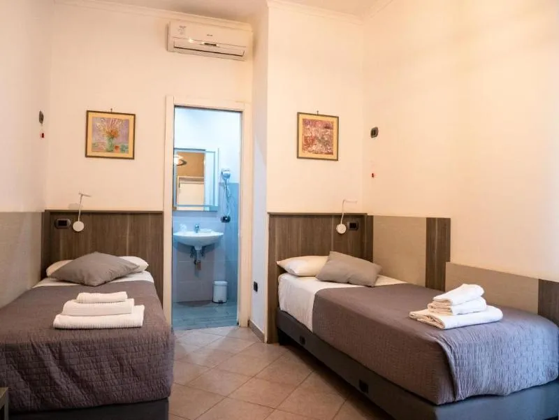 TWIN STANDARD Room, San Marco, Naples