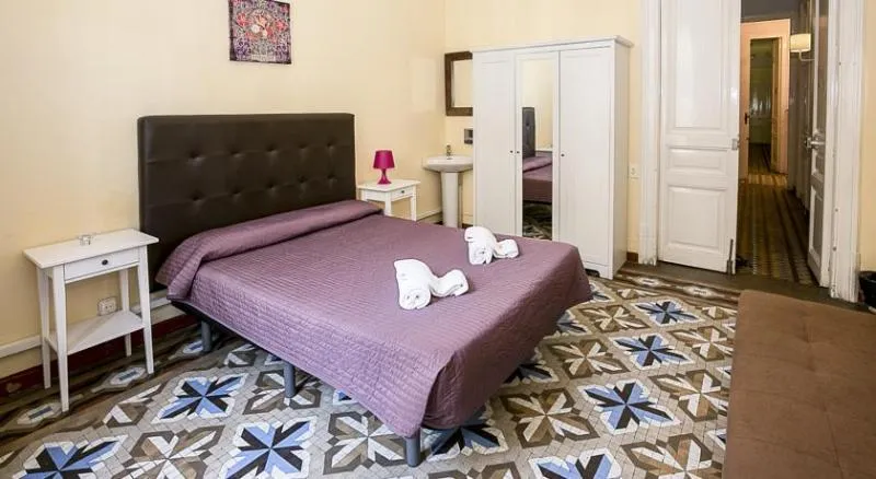 Double or Twin SUPERIOR Room, Hostal Balmes Centro, Barcelona