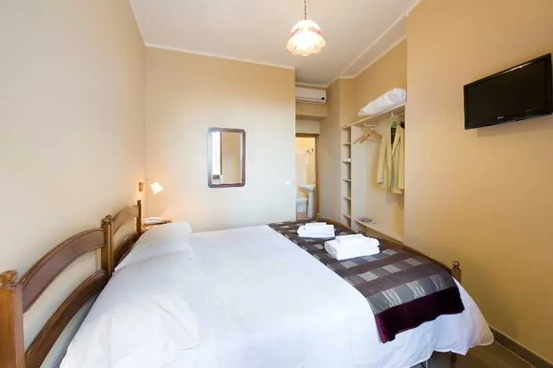 Room, Properzio, Perugia