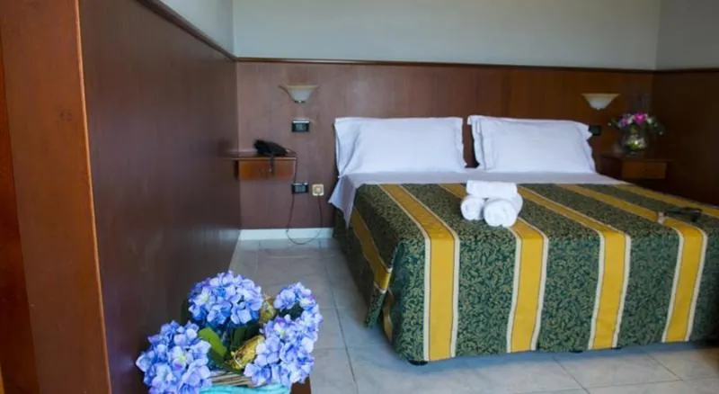 Room, Dei Pini, Catania