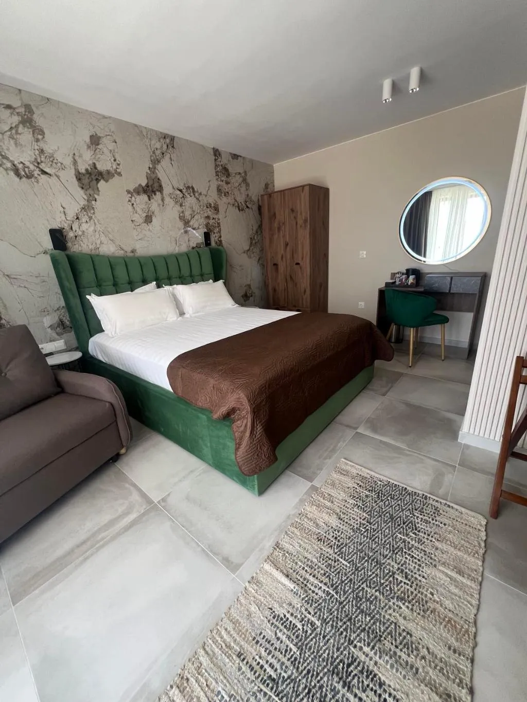 Double or Twin DELUXE ONE BED Room, Central, Bourgas