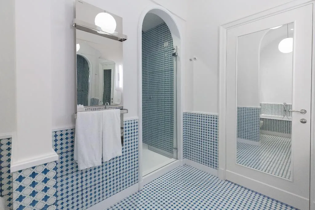 SUITE SEA VIEW Room, Grand Hotel Europa Palace, Naples