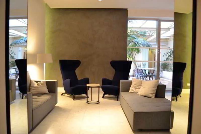 Lobby, White, Rome