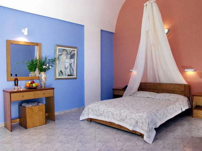 Room, Philippion, Santorini