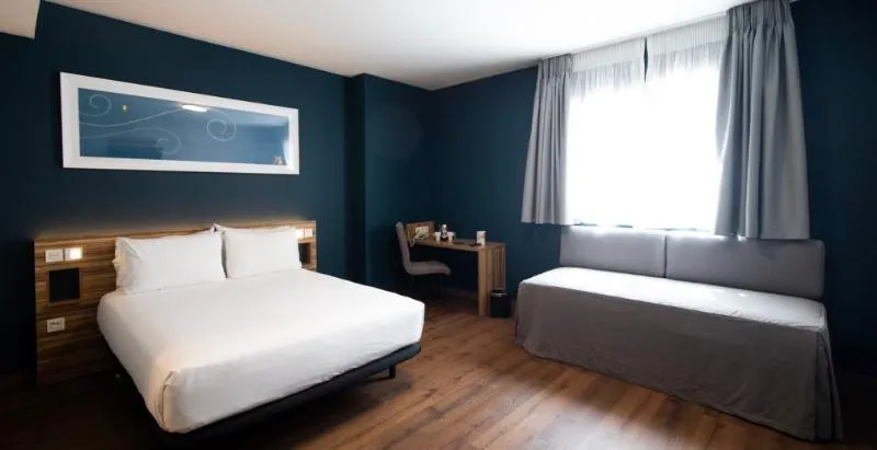 FAMILY ROOM CAPACITY 4 Room, Travelodge Madrid Metropolitano, Madrid