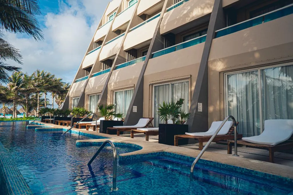 SINGLE WITH PRIVATE POOL Room, Flamingo Cancun All Inclusive, Cancun Area