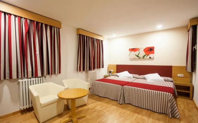 FAMILY ROOM CAPACITY 4 Room, Amic Colon, Majorca