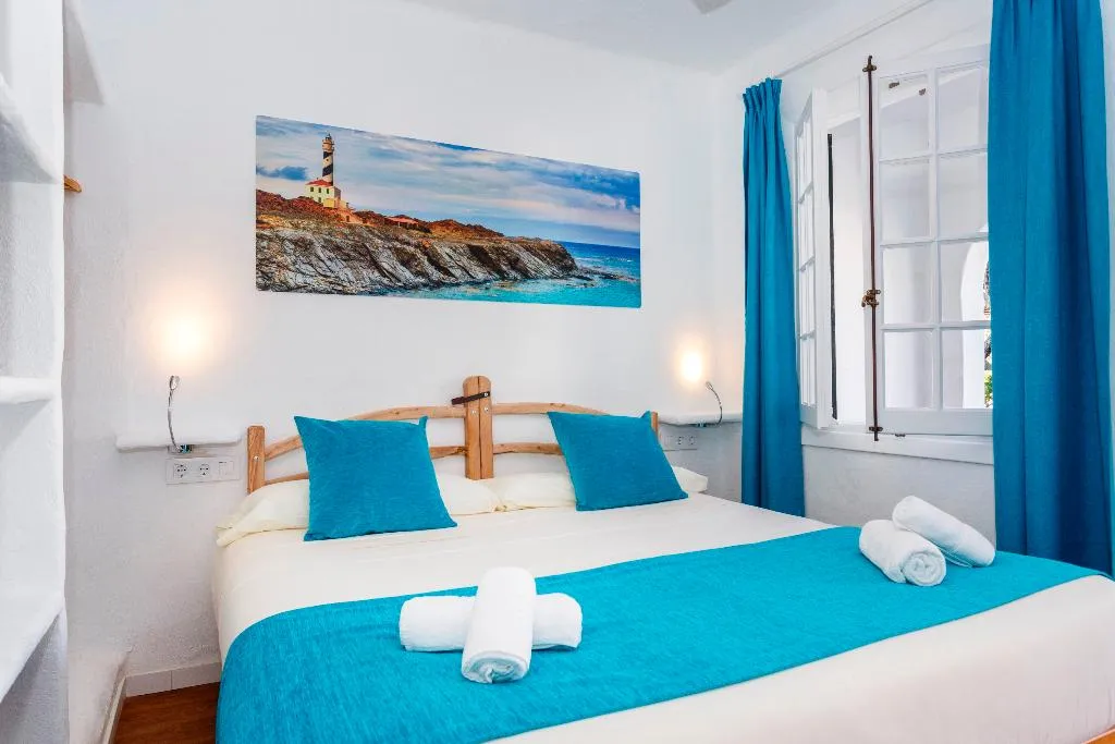 APARTMENT CAPACITY 6 TWO BEDROOMS Room, Carema Garden Village, Menorca