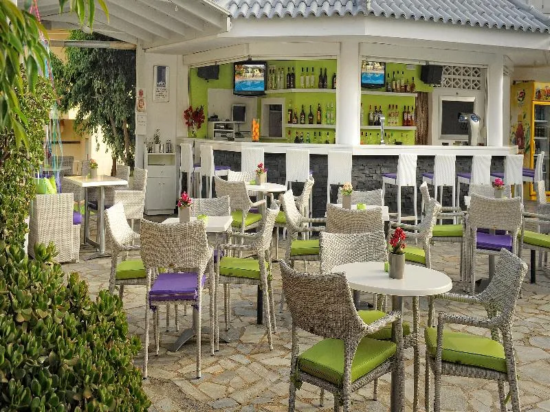 Bar, Kristalli, Crete