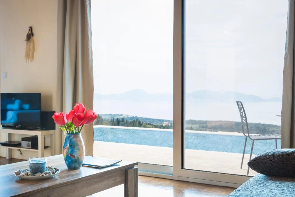 VILLA WITH PRIVATE POOL Room, Magganos Sunset Villas, Kefallinia