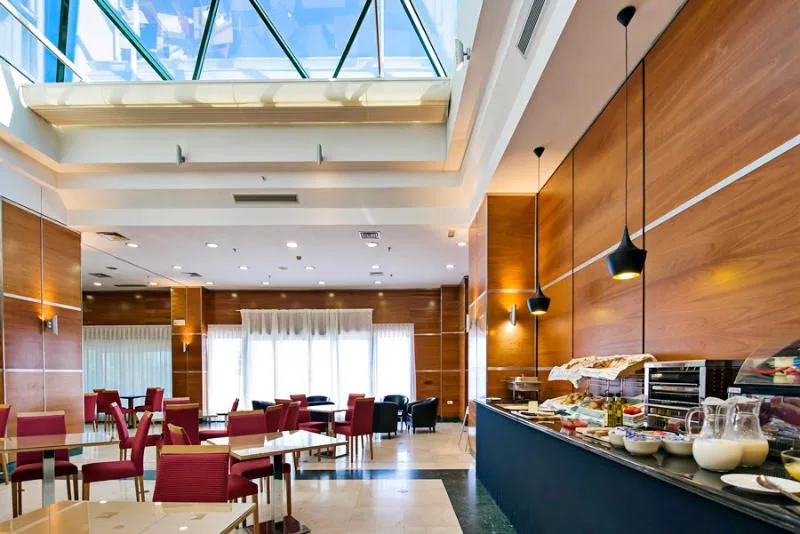 Restaurant, B&B HOTEL Madrid Aeropuerto T4, Madrid