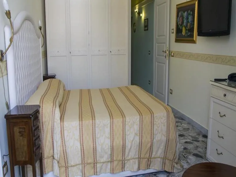 Room, B&B Art Suite Santa Brigida, Naples
