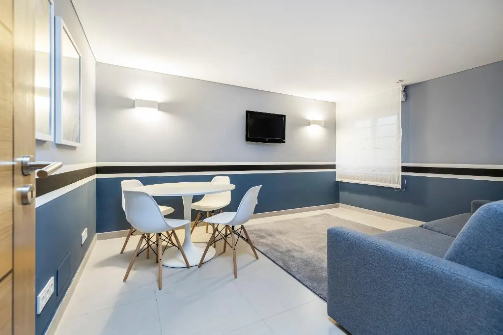 TOWNHOME THREE BEDROOMS WITH PRIVATE POOL Room, The Crest, Algarve