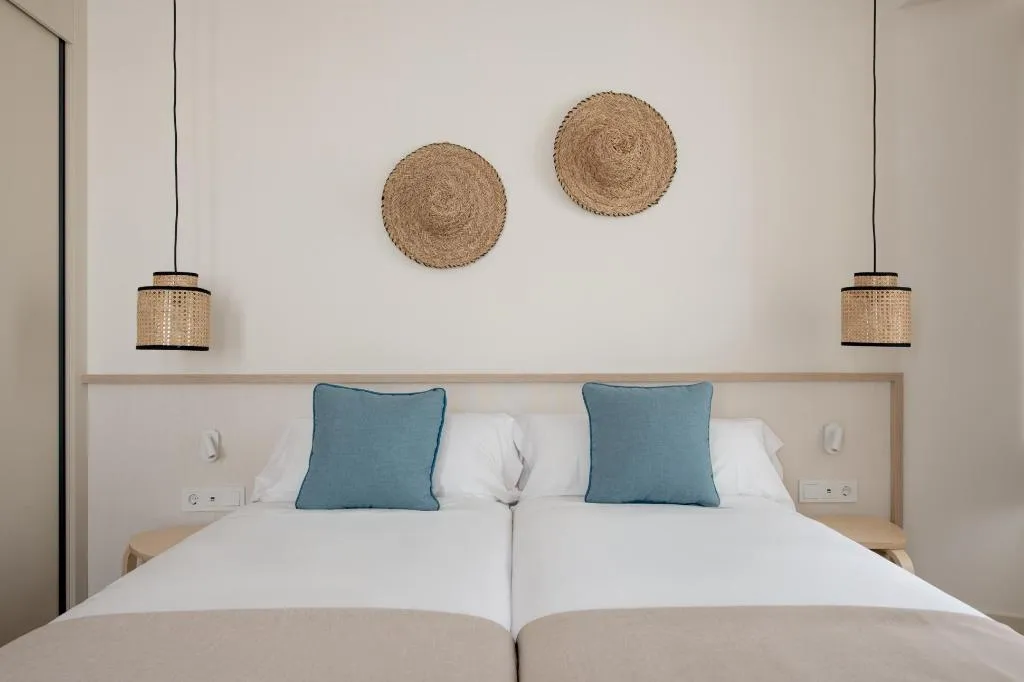 APARTMENT TWO BEDROOMS Room, Libere Malaga Plaza Del Siglo, Costa Del Sol