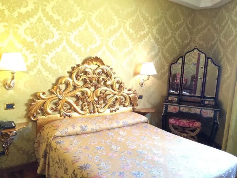 JUNIOR SUITE CLASSIC Room, Turner, Rome