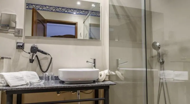 Double or Twin CLASSIC POOL VIEW Room, Dom Manuel I Charming Residence, Algarve